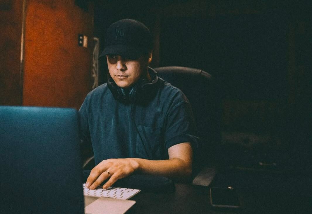 Manu Burgos Produciendo